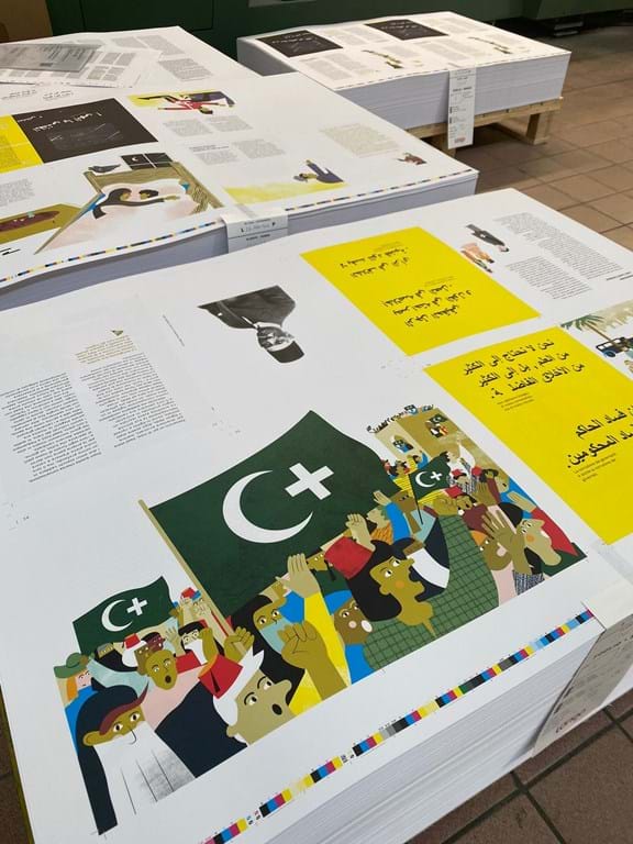 Die frisch gedruckten Buchseiten