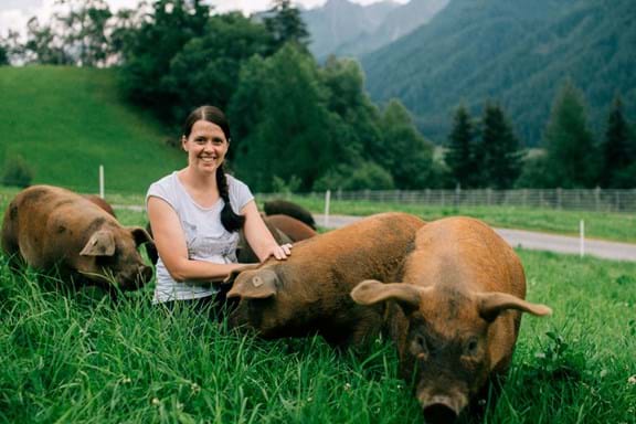 „Wir haben in Südtirol sehr viel Speck, aber keine Schweine.“ Verena Angerer